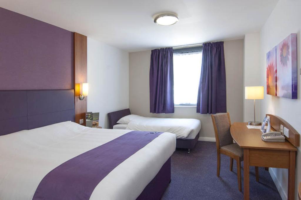 Premier Inn Inverness Centre - River Ness Camera foto