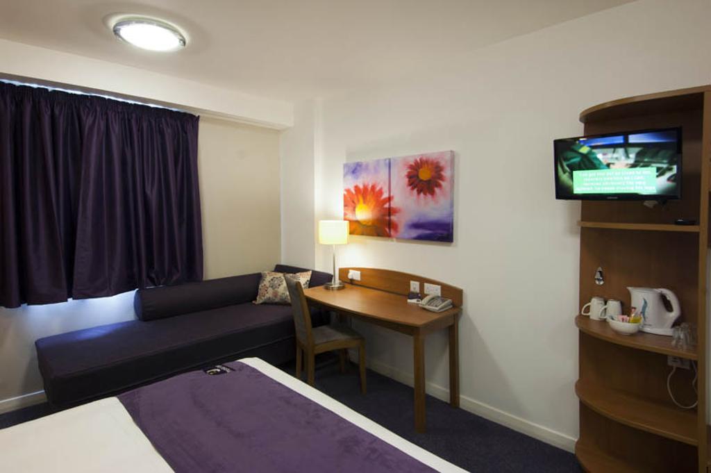 Premier Inn Inverness Centre - River Ness Camera foto