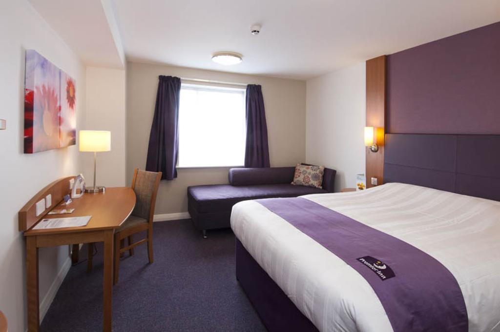 Premier Inn Inverness Centre - River Ness Esterno foto