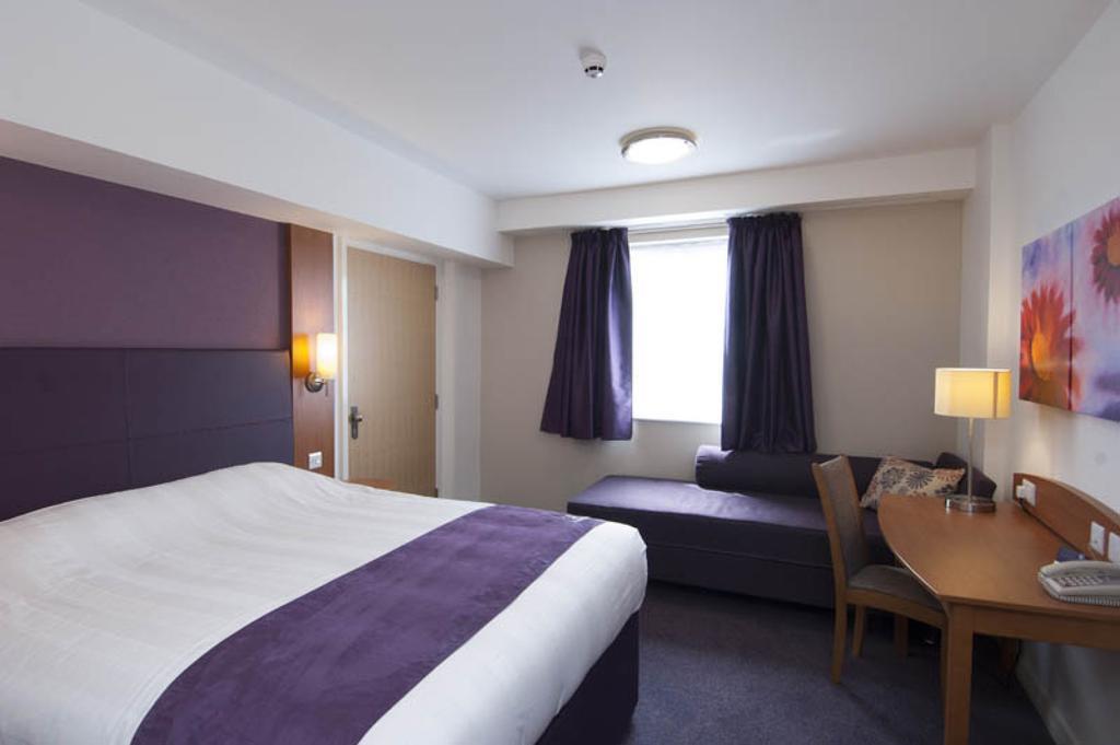 Premier Inn Inverness Centre - River Ness Esterno foto